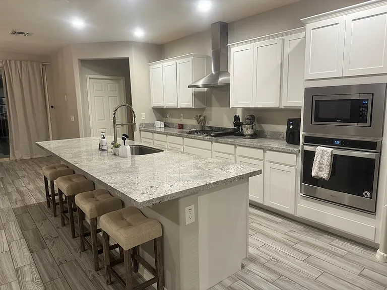 17401 W Victory St — Photo 14