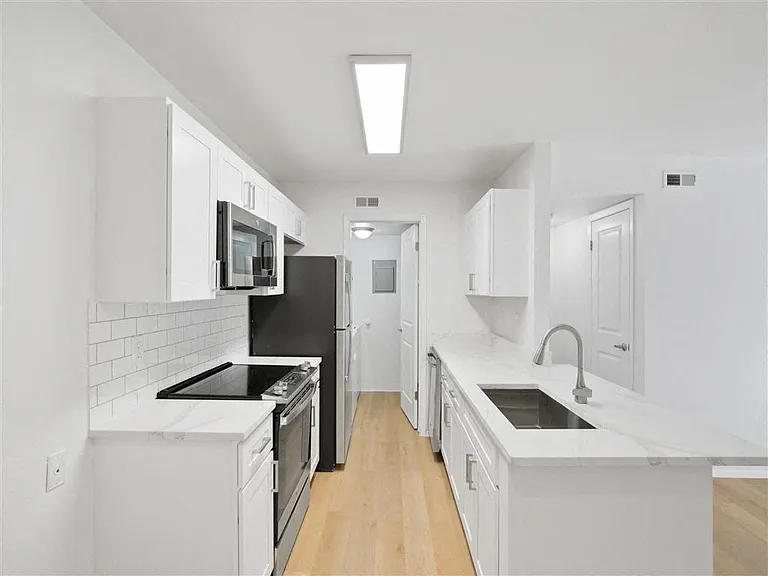 James Pointe — Photo 119
