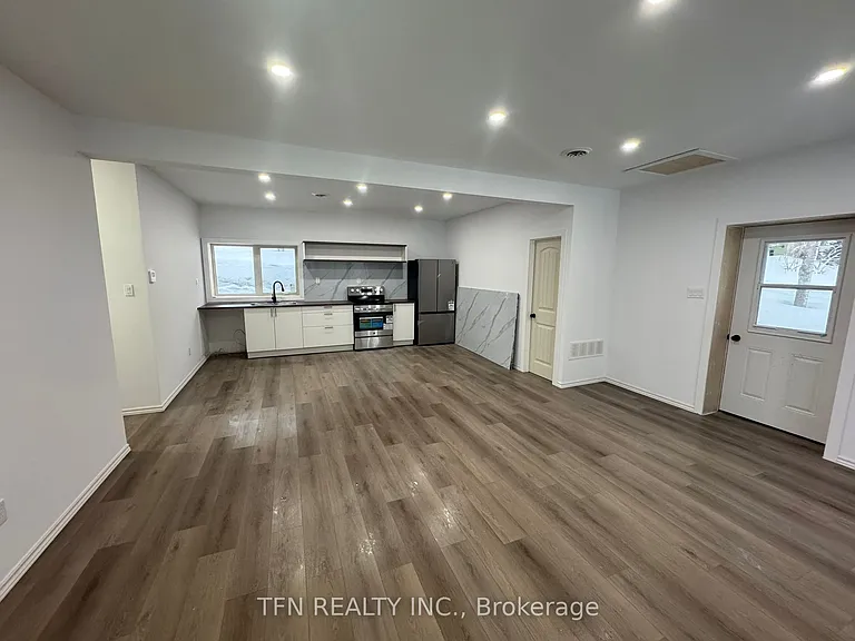 385 Gables Rd — Photo 4