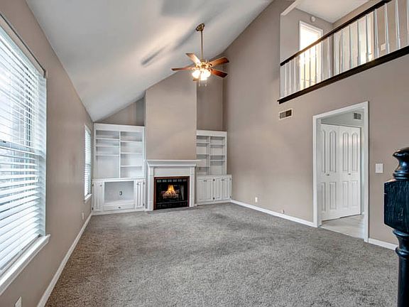 3rd image of 144 Cumberland Trce