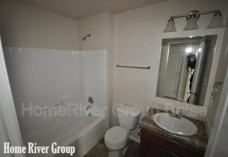 4265 S Overhill Way — Photo 16