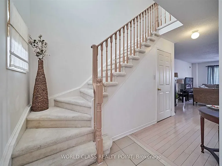 38 Tansley Cres — Photo 4