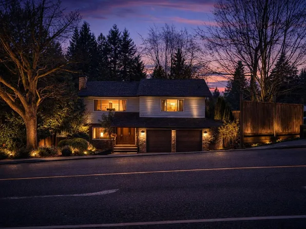 2333 Kirkstone Rd, North Vancouver, BC V7J 3M1