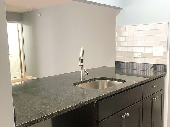 2nd image of 663 W Grace St Floor 2