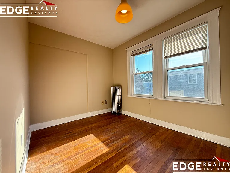 82 Beechcroft St #3 — Photo 7