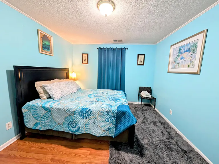 1 St single bedroom