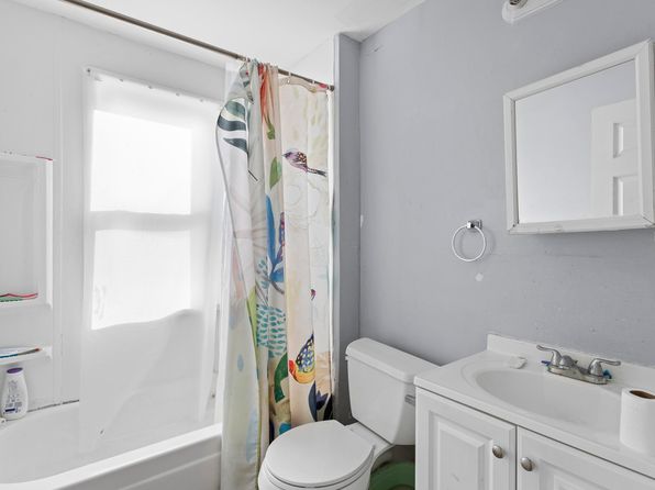 manchester-new-hampshire-74303983 picture