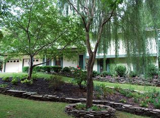 6597 Braddock Rd, Alexandria, VA 22312