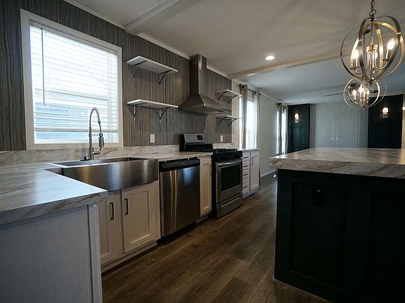 2nd image of 10 Candlelight Plz #3B-2Ba-1220Sqft