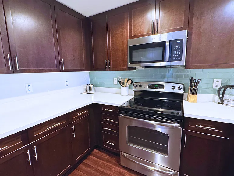 10740 Wilshire Blvd #605 — Photo 29