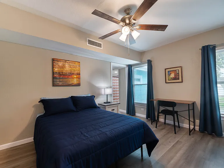325 S Saunders St #1 — Photo 25