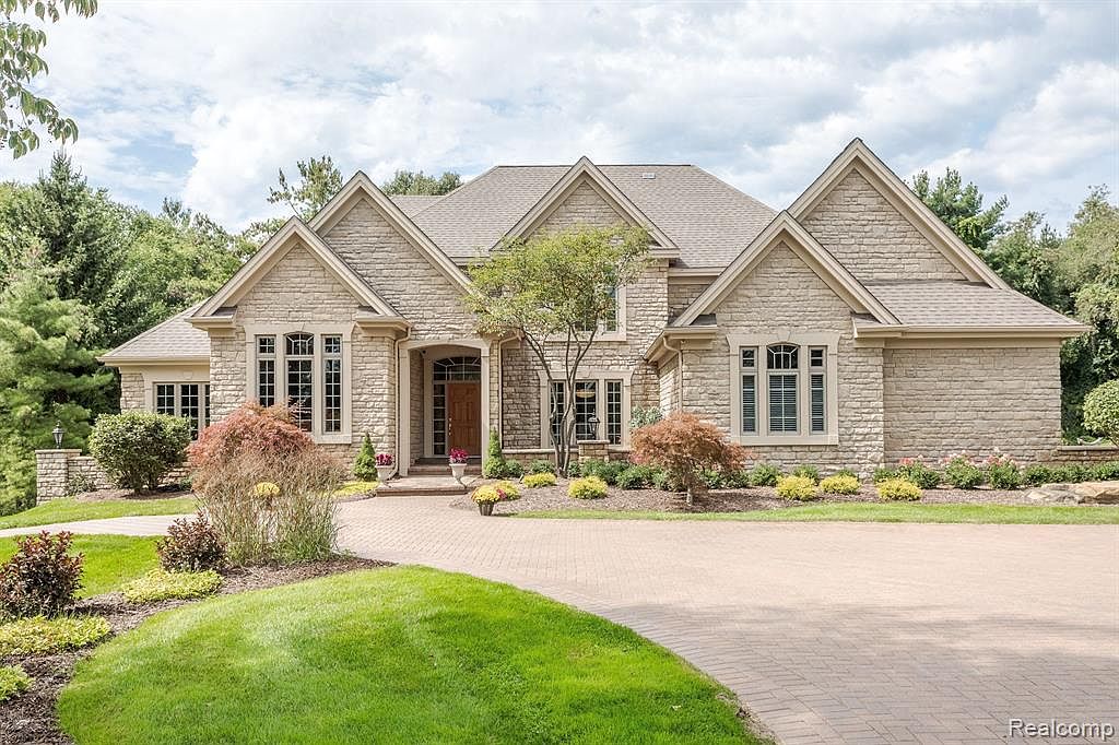 7705 Stonevalley Blf, Clarkston, MI 48348 Zillow