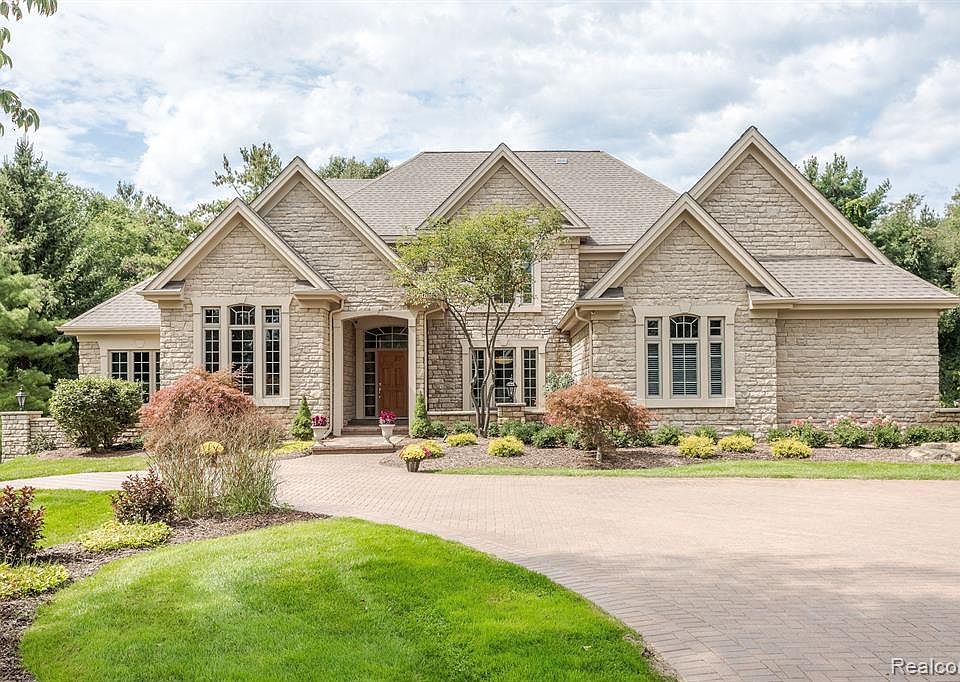 7705 Stonevalley Blf, Clarkston, MI 48348 Zillow