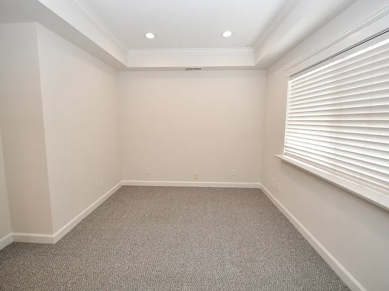 409 S Gertruda Ave — Photo 26
