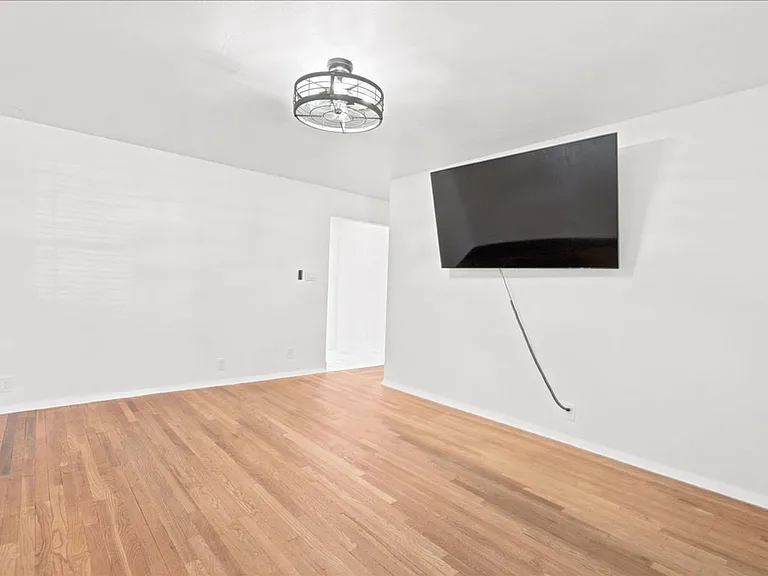 601 Poplar Ave — Photo 5