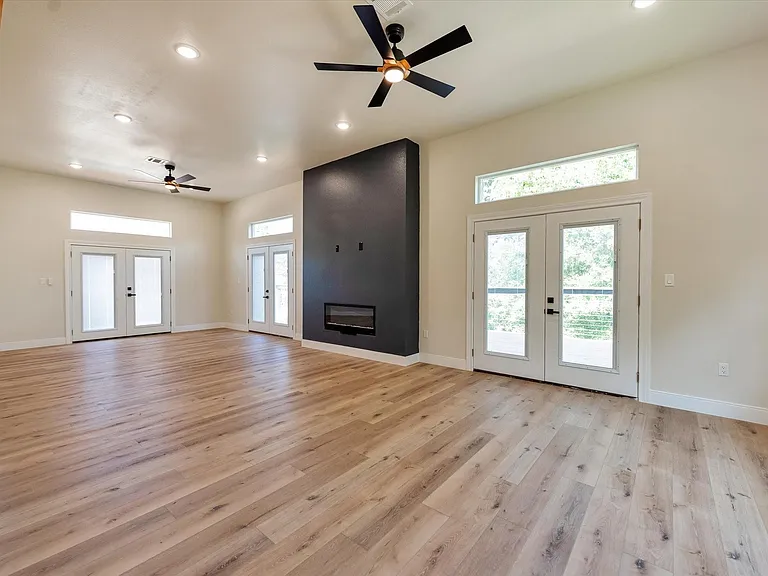 153 Bending Oaks Ln — Photo 12