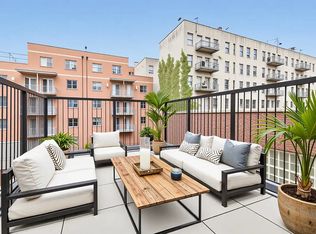 175 S 4th St #2A, Brooklyn, NY 11211