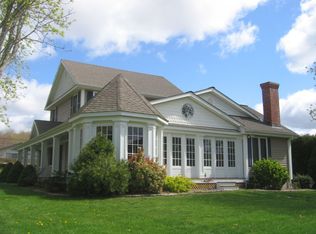 409 Pond Shore Dr, Charlestown, RI 02813