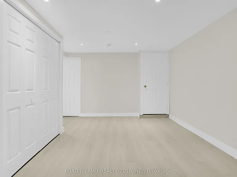 75 Marshall St #LOWER — Photo 10