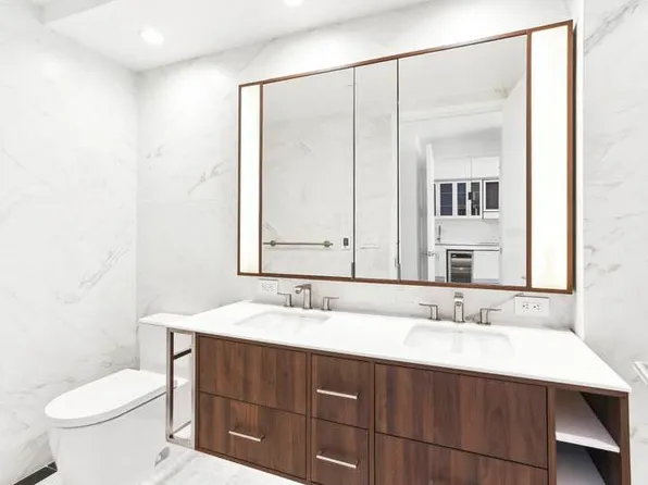 115 East 55th Street image 10 of 18