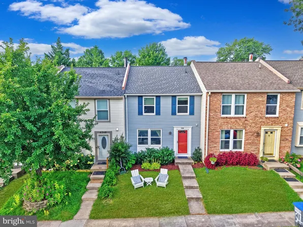 6366 Bonham Pl, Centreville, VA 20121