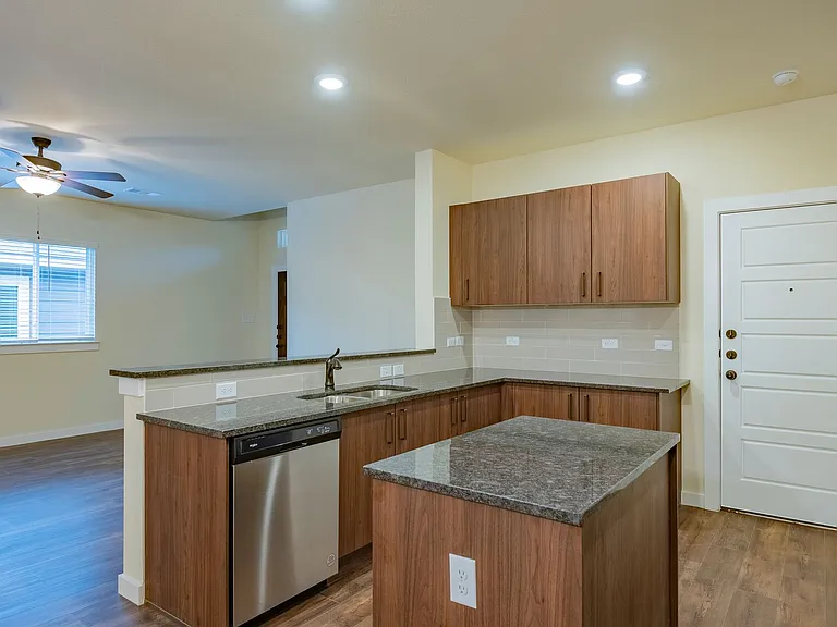656 Wheatfield Dr — Photo 11