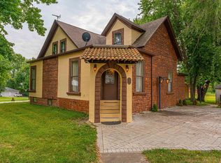 400 S East St, Waynesville, IL 61778