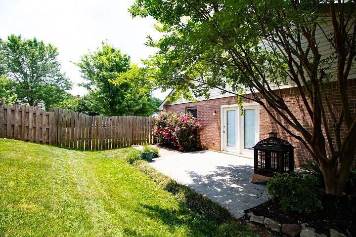 8816 Mill Run Dr — Photo 4
