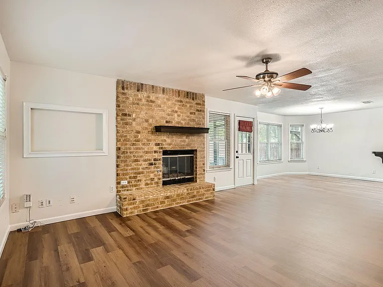 1712 Hermitage Dr — Photo 5