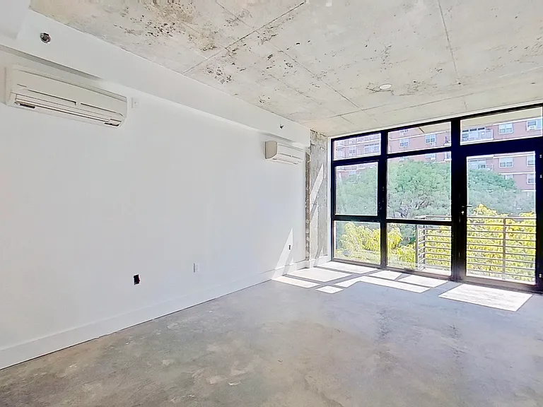 27 Montrose Ave #4H — Photo 17