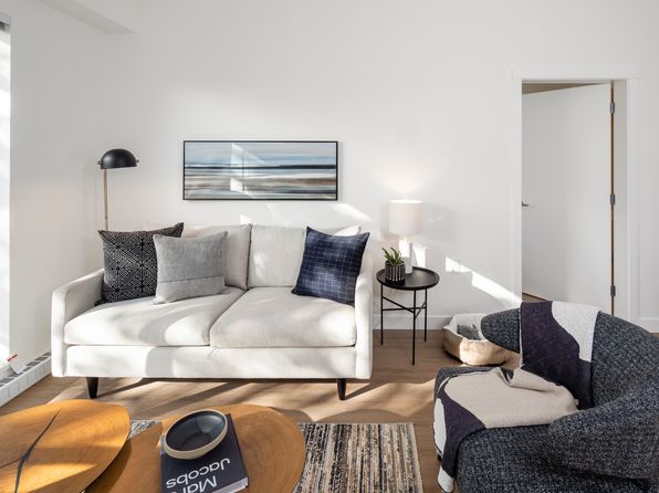 2 bedroom rental in Vancouver — photo 2