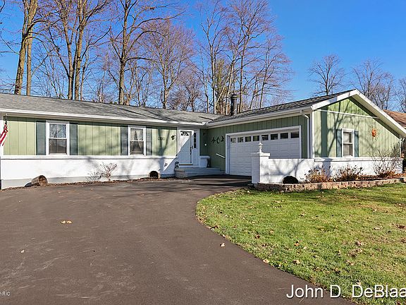 2nd image of 2141 Bayham Dr SE