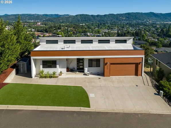 1931 Warewood Terrace Ct, Roseburg, OR 97470