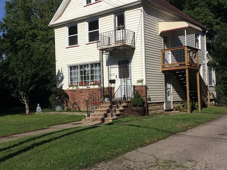 3732 W 46th Pl — Photo 2