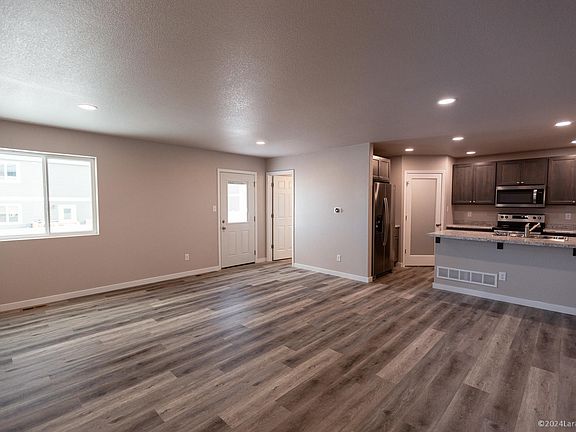 2nd image of 4521 Bobolink Ln #207B