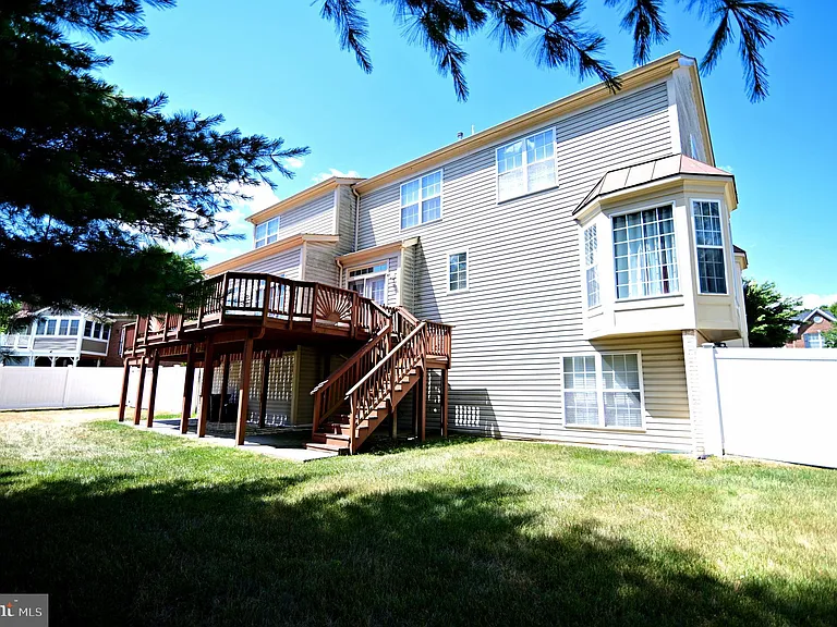 4502 Rockdale Ln — Photo 3