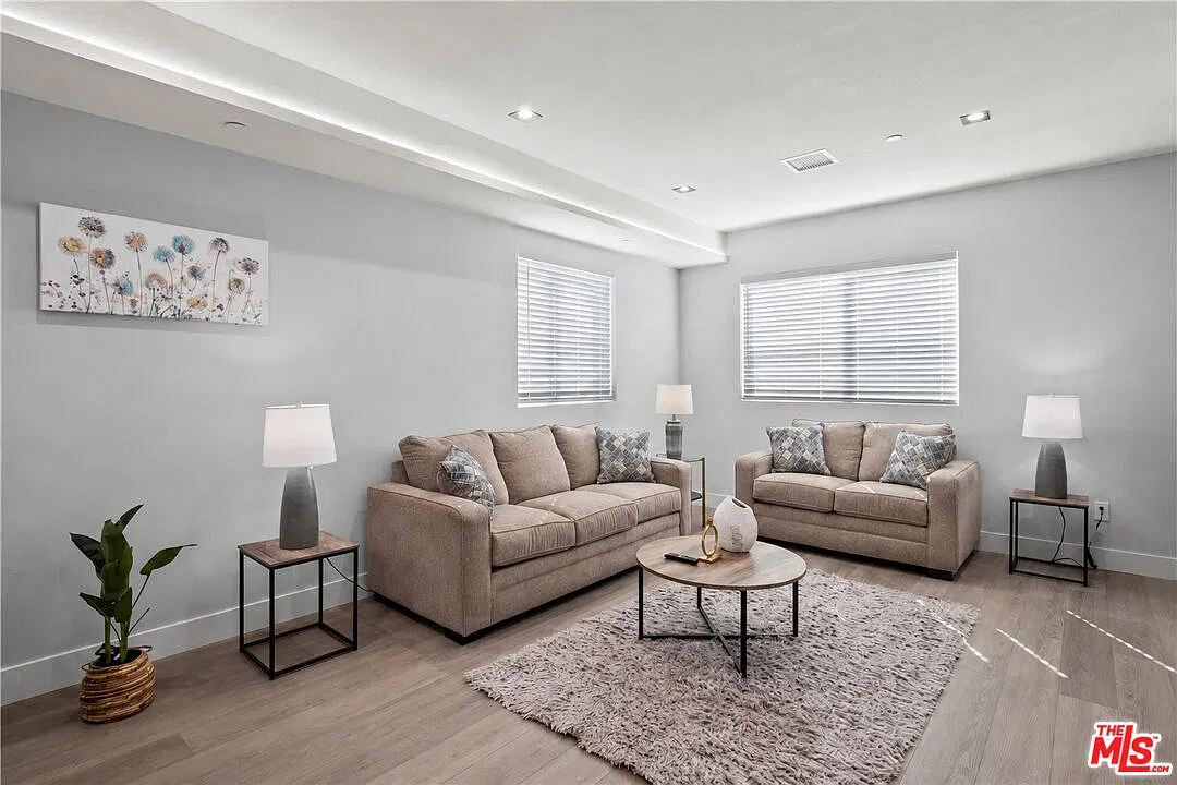 2 bed, 2.5 bath, 1140 sqft, $3,395 — Photo 3
