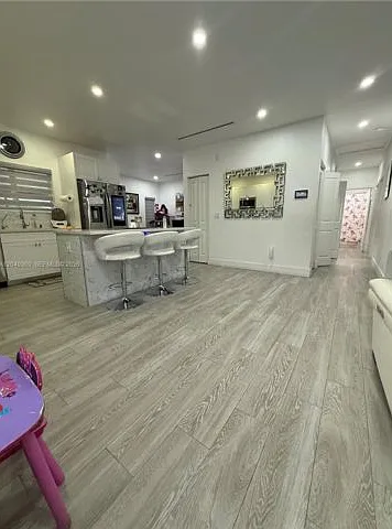 3 bed, 2.0 bath, 1345 sqft, $3,500 — Photo 3