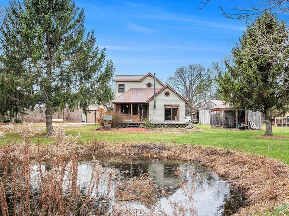 2992 N Luce Ave, White Cloud, MI 49349