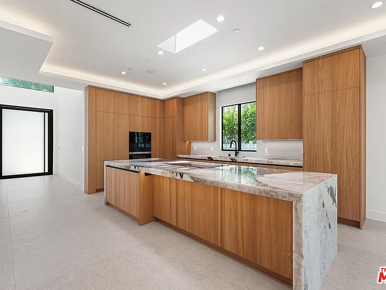5126 Lindley Ave — Photo 4