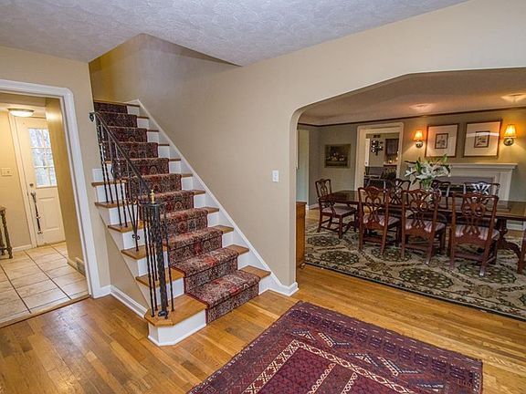 4th image of 440 Parklawn Dr