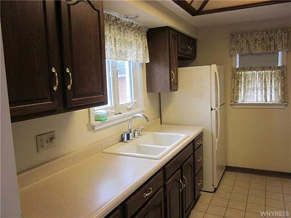 4th image of 23 Brandel Ave