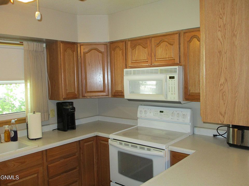 304 Main St S, Glen Ullin, ND 58631 Zillow