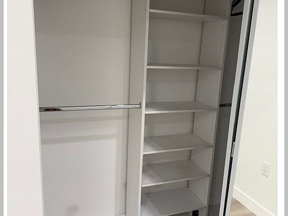 5th image of 112 S Bel Aire Dr