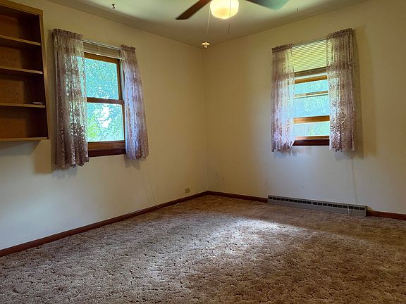 5th image of 503 W Center St