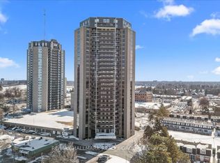 900 Dynes Rd S #1403, Ottawa, ON K2C 3L6