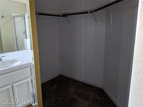 5th image of 119 Tamarack Dr