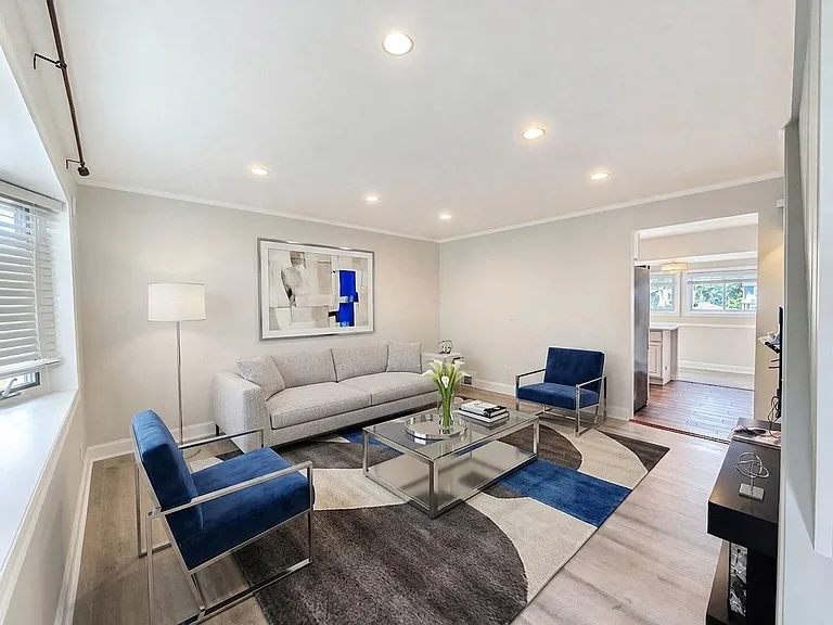 171 New York Ave — Photo 3