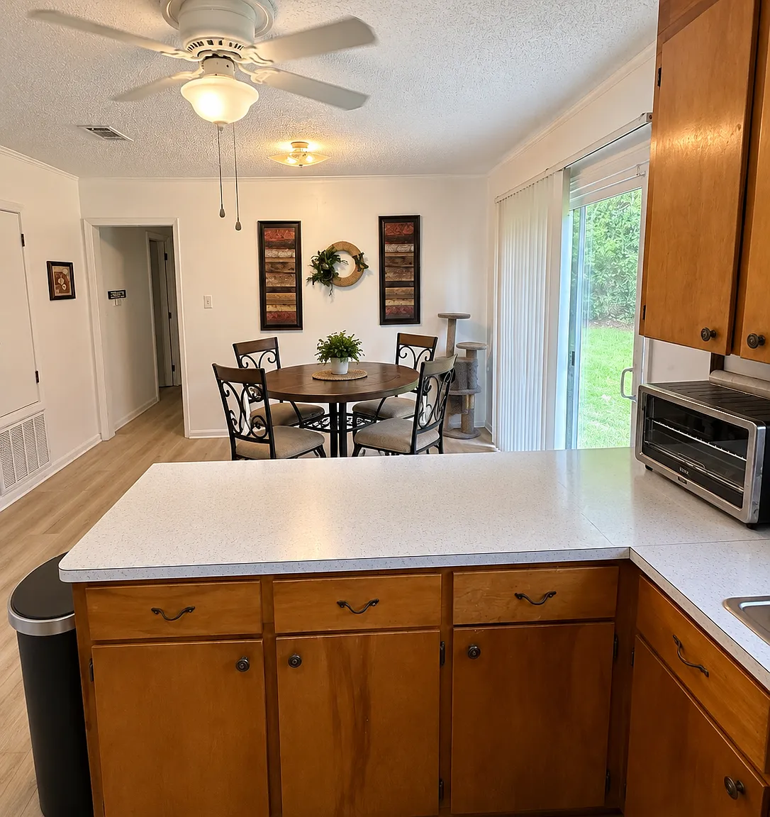 3 bed, 1.5 bath, 1420 sqft, $1,350 — Photo 1
