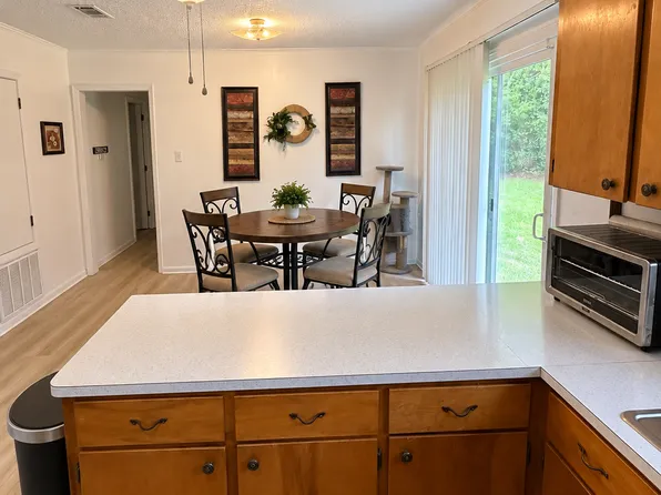 11076 E Taylor Rd, Gulfport, MS 39503
